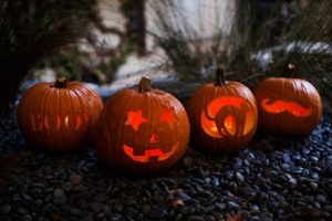 cách tỉa bí ngô halloween