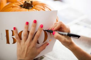 cách tỉa bí ngô halloween6